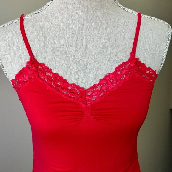 Stretchy Ruched Lace Detail Red Top - Size Medium - Picture 2 of 8